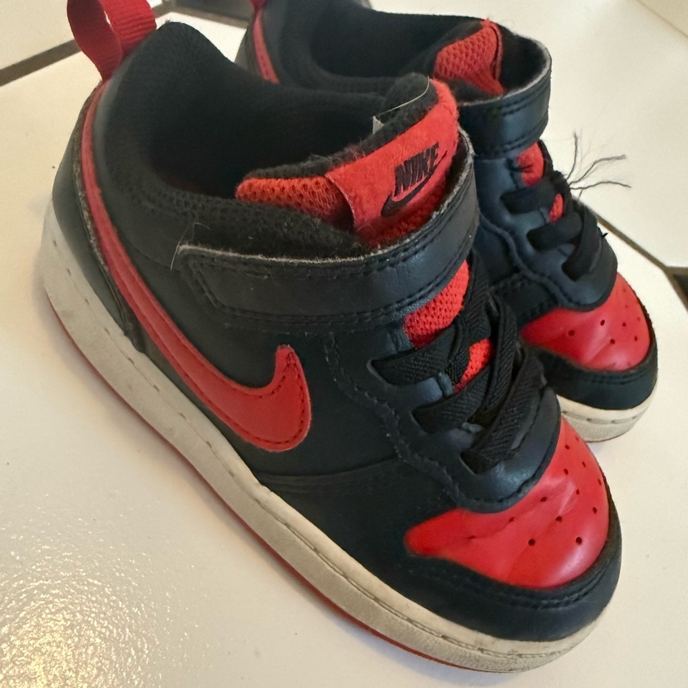Nike Kids Black and Red Sneakers